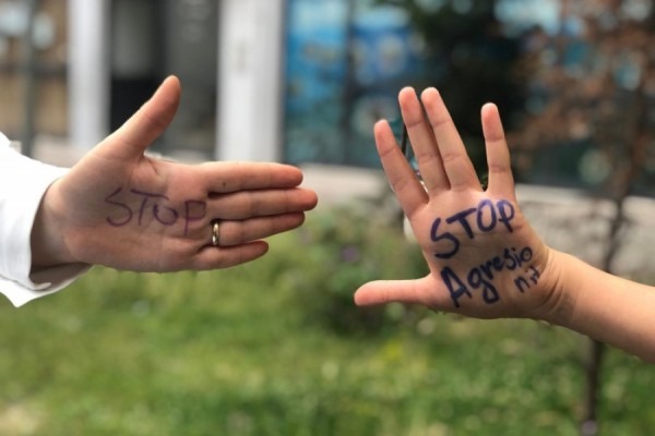 nje vajze e mitur eshte sulmuar nga bashkemoshatare ne karposh 68ebad127d72e