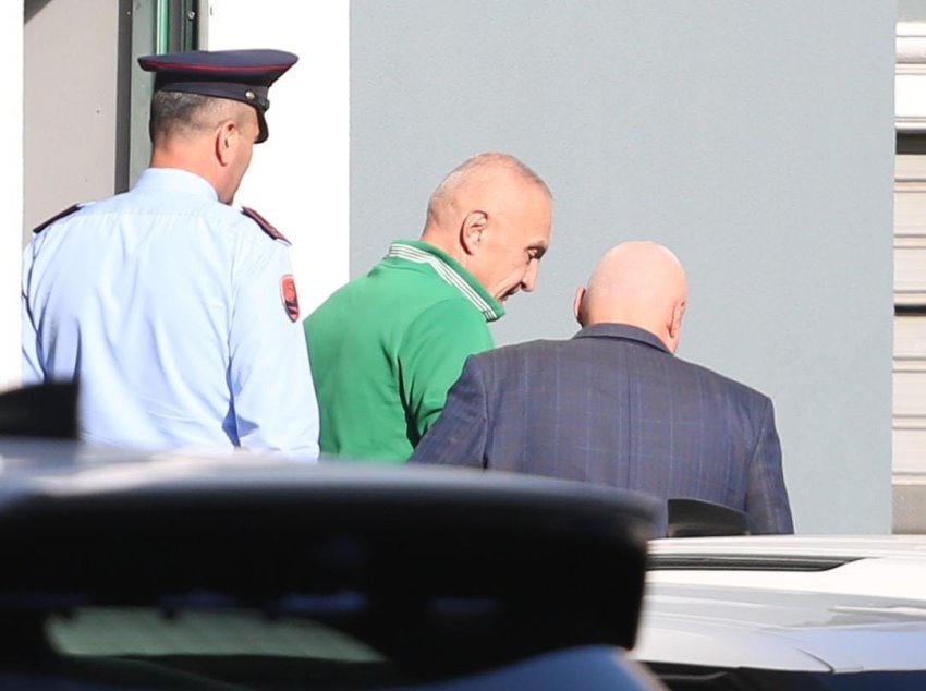 nje vit nga burgosja e ilir metes blushi u arrestua me urdher nga tribuna e asamblese se ps 68f7707516970