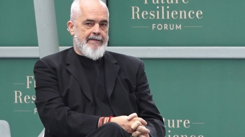 “Nuk na merr malli për Putinin”/ Rama: Në komunizëm, i cilësuam sovjetikët si tradhtarë. Ishim të vetmit që nuk e braktisëm Stalinin 2 nuk na merr malli per putinin rama ne komunizem i cilesuam sovjetiket si tradhtare ishim te vetmit qe nuk e braktisem stalinin 68f7c4d46a6ed