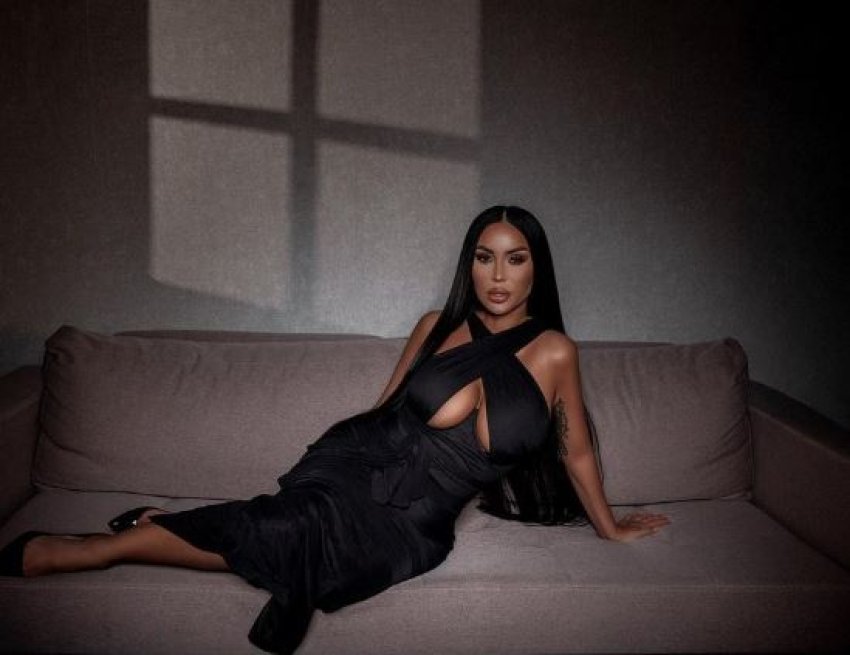 pasi konfirmoi se eshte ne lidhje fjolla morina publikon foto nudo nga shtrati 68eb9c75e6cd6