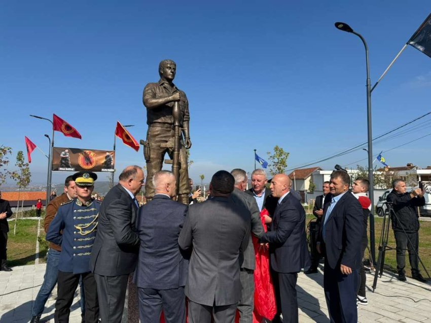 perurohet shtatorja e heroit rizah salihaj ne zabergje te klines merr pjese haradinaj 68f6274e9c8d3