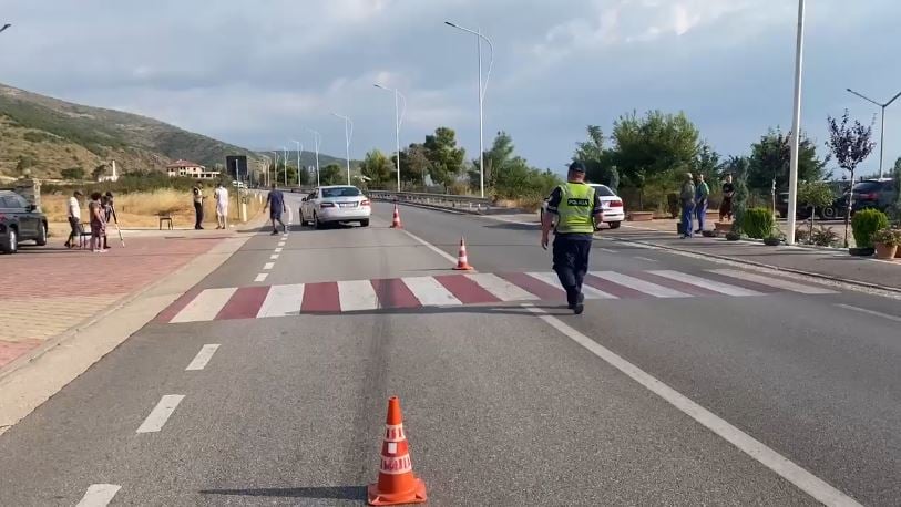 Polici i dehur bën aksident me makinë në Pogradec, arrestohet nga policia 2 polici i dehur ben aksident me makine ne pogradec arrestohet nga policia 68f75564c462d