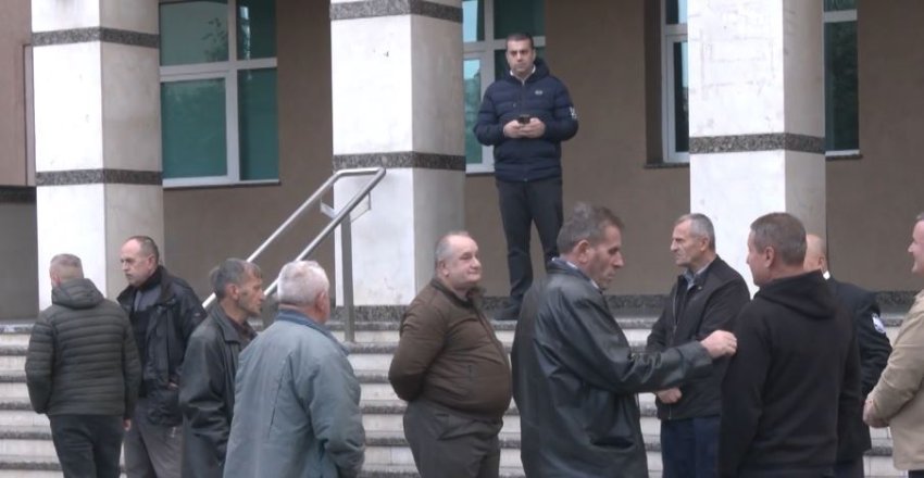 punetoret e sigurimit fizik ne komune e prishtines pa paga qe 21 dite 68f7cd2e9d73b