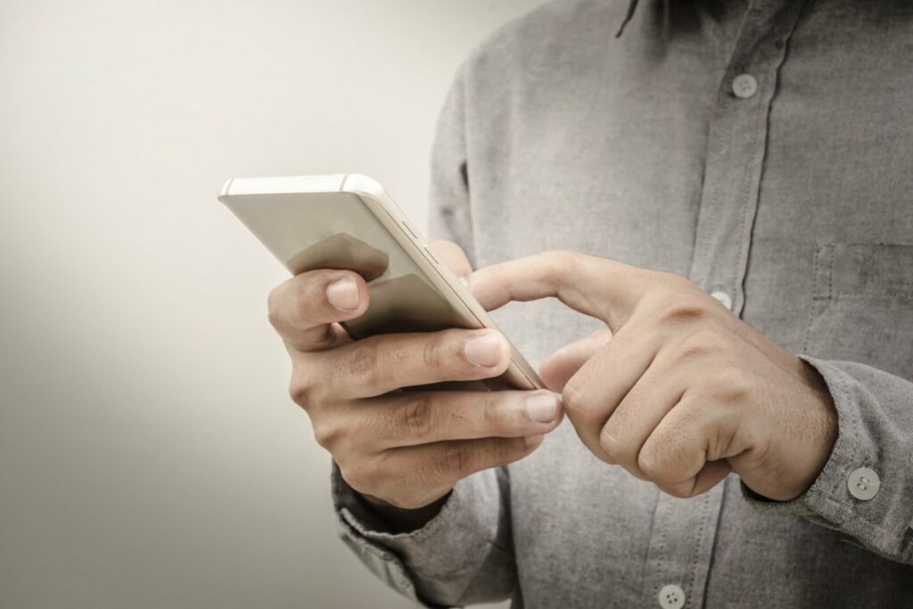 punonjesi i bazes ushtarake amerikane denohet per rrjedhje informacioni te klasifikuar ne nje faqe interneti takimesh 68e6dccfa96aa