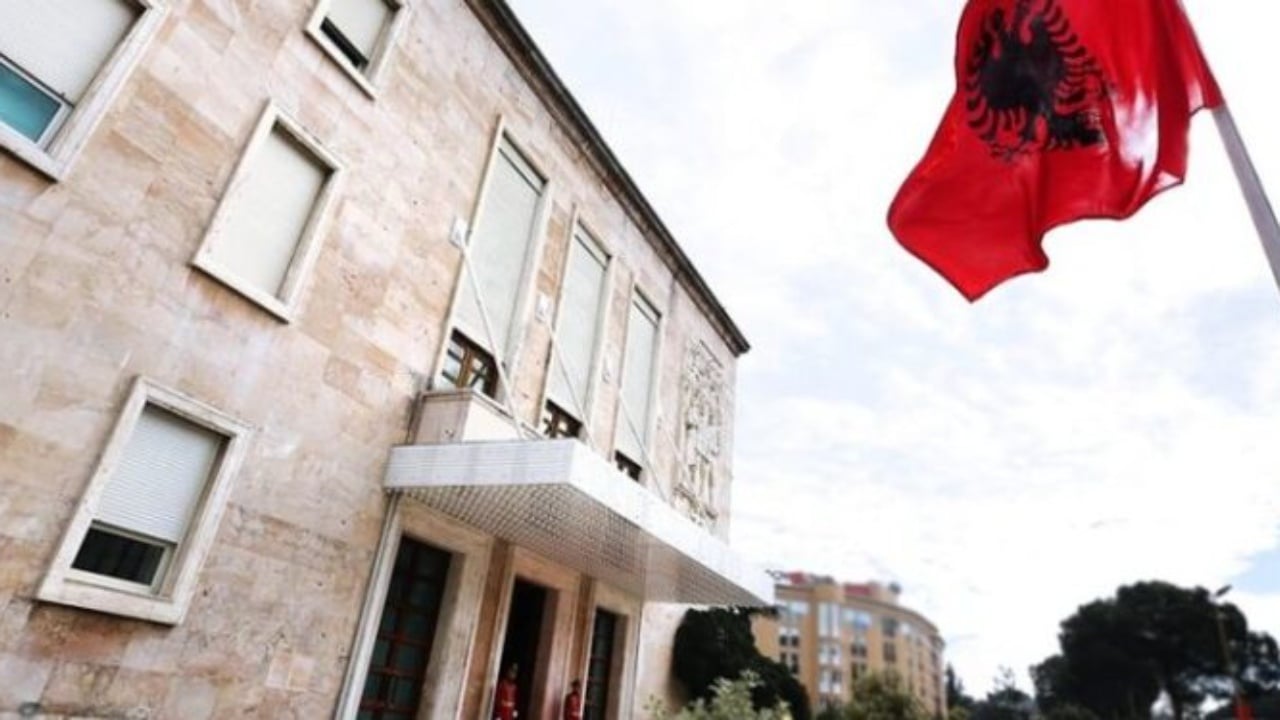 Qeveria miraton katër zv.ministra të rinj, shkarkohen tre të tjerë (EMRAT) 1 qeveria miraton kater zv ministra te rinj shkarkohen tre te tjere emrat 68efc0c8ce2be