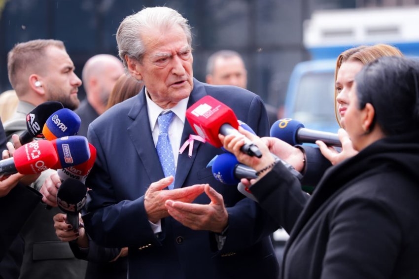 “Ramën e detyruan që të mos merrte pjesë në protestën e UÇK-së”- Berisha tregon prapaskenat: Kishte përgatitur një fjalim të gjatë 3 ramen e detyruan qe te mos merrte pjese ne protesten e uck se berisha tregon prapaskenat kishte pergatitur nje fjalim te gjate 68f0d96478f5d