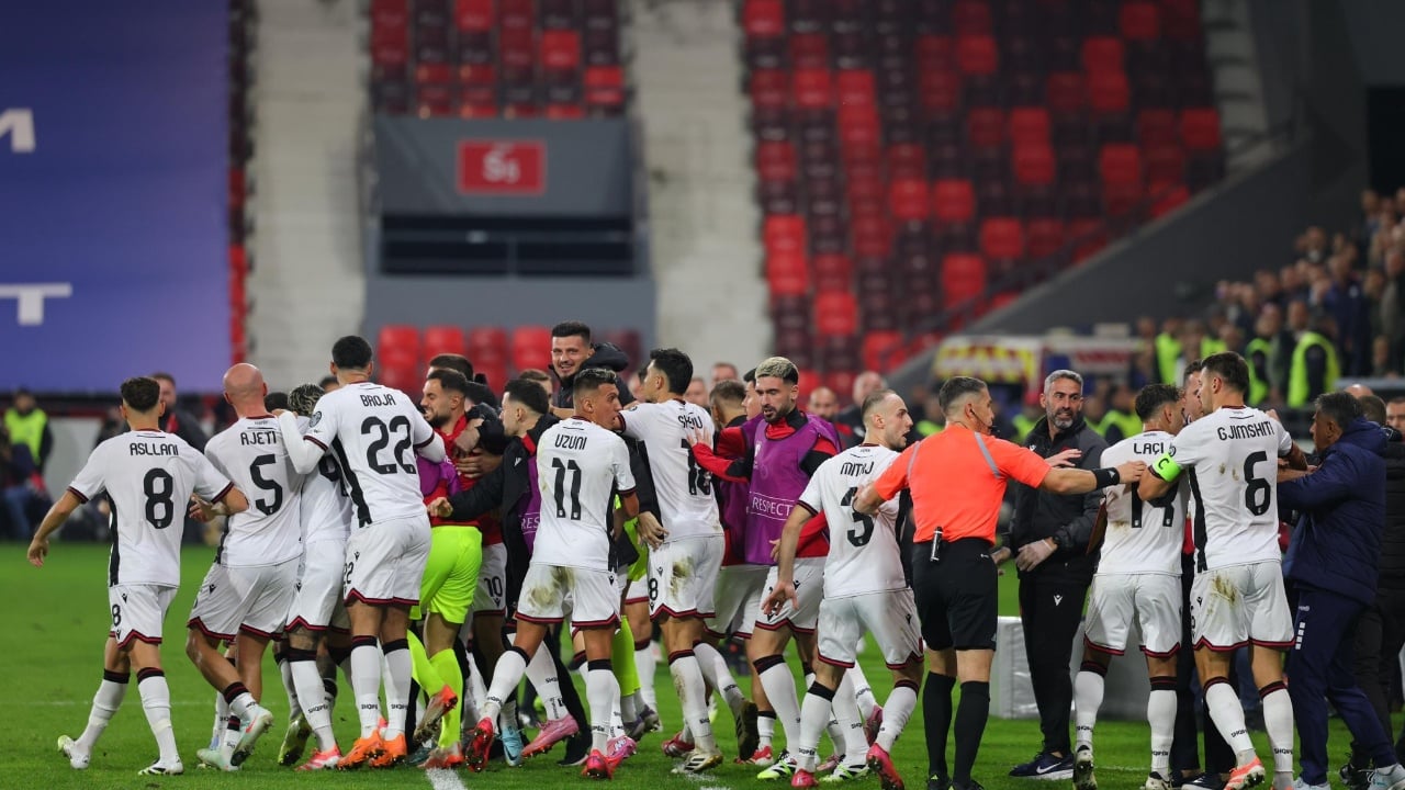 Shqiponjat fluturojnë në Serbi, fitore historike e kuqezinjve. Manaj “hakmerret”, mbajmë gjallë ëndrrën për në Botëror 1 shqiponjat fluturojne ne serbi fitore historike e kuqezinjve manaj hakmerret mbajme gjalle endrren per ne boteror 68eaec6fb42a2