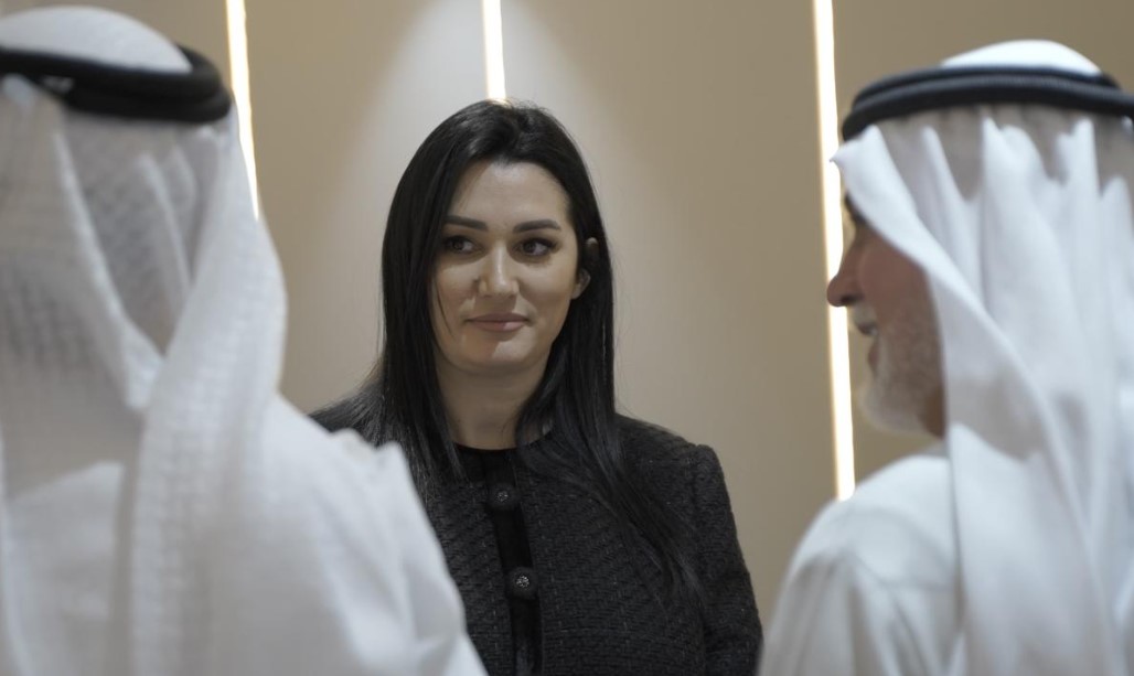Shqiptarja që po hap dyert e investimeve në Emiratet e Bashkuara 1 shqiptarja qe po hap dyert e investimeve ne emiratet e bashkuara 68f6b1d91053b