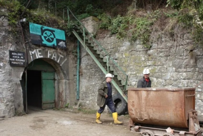 Trepça largon përkohësisht nga puna udhëheqësit e terminalit doganor 2 trepca largon perkohesisht nga puna udheheqesit e terminalit doganor 68dd83628acd3