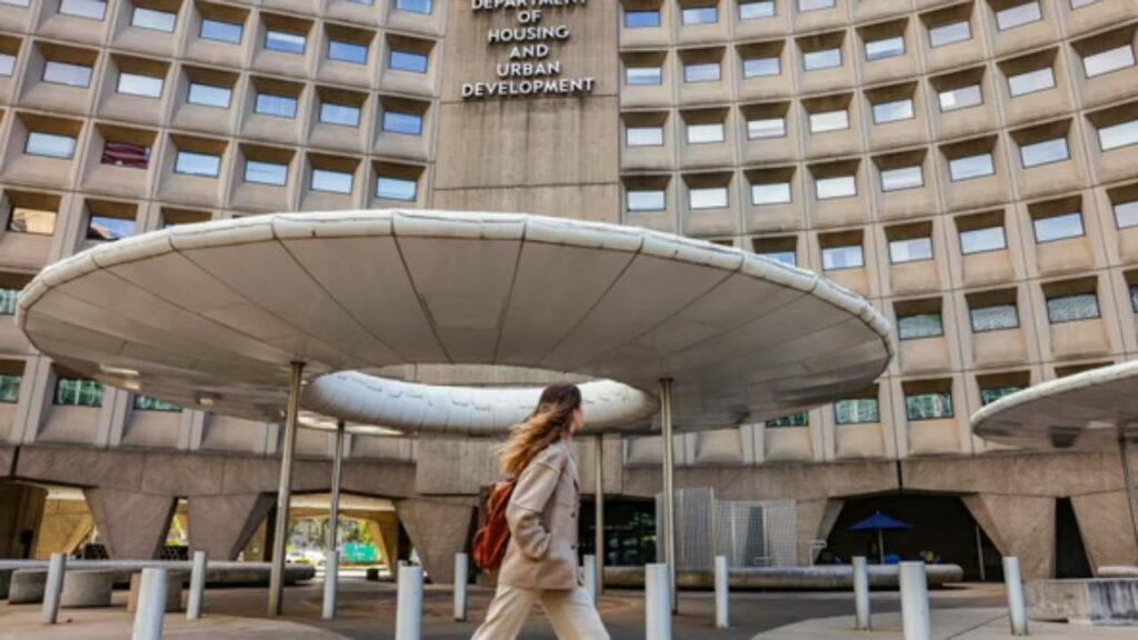 Trump nis valën e re të pushimeve nga puna/ Panik te punonjësit federalë amerikanë: Nuk kam akses në e-mail, do të thotë se… 3 trump nis valen e re te pushimeve nga puna panik te punonjesit federale amerikane nuk kam akses ne e mail do te thote se 68ef8aa82ad27