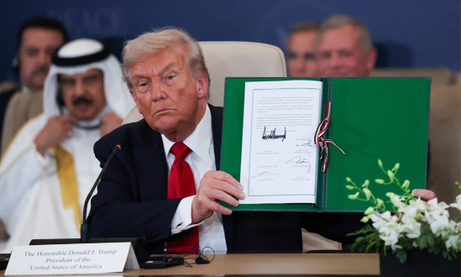 “U deshën 3,000 vjet”, Donald Trump nënshkruan planin e paqes për Gazën 3 u deshen 3000 vjet donald trump nenshkruan planin e paqes per gazen 68ed404385644