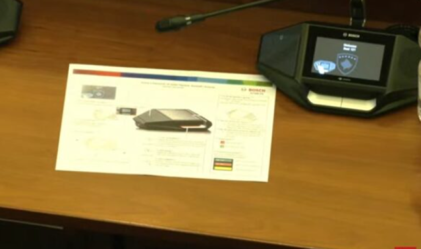 Votimi elektronik, deputetëve u lihen edhe udhëzues tek vendet e tyre 3 votimi elektronik deputeteve u lihen edhe udhezues tek vendet e tyre 68fdec4424a17