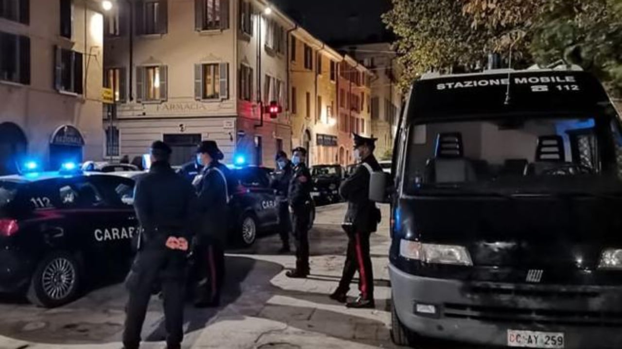 vrasja e biznesmenit ne itali arrestohet shqiptari dhe 7 persona te tjere zbardhen akuzat edhe per trafik droge dhe armembajtje pa leje 68e55307617f3