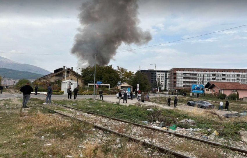 zjarr i madh ne afersi te stacionit hekurudhor ne peje 68f0fd7339225