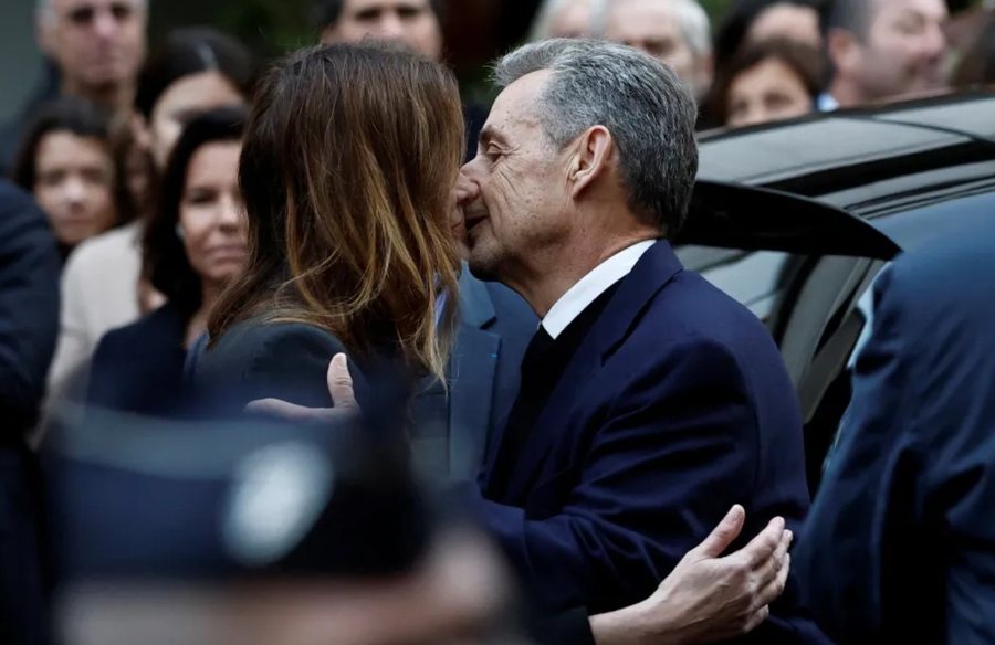 20 dite ne burg nicolas sarkozy shkroi 11 faqe cdo dite pritet botimi i librit 6921fc4b039e4