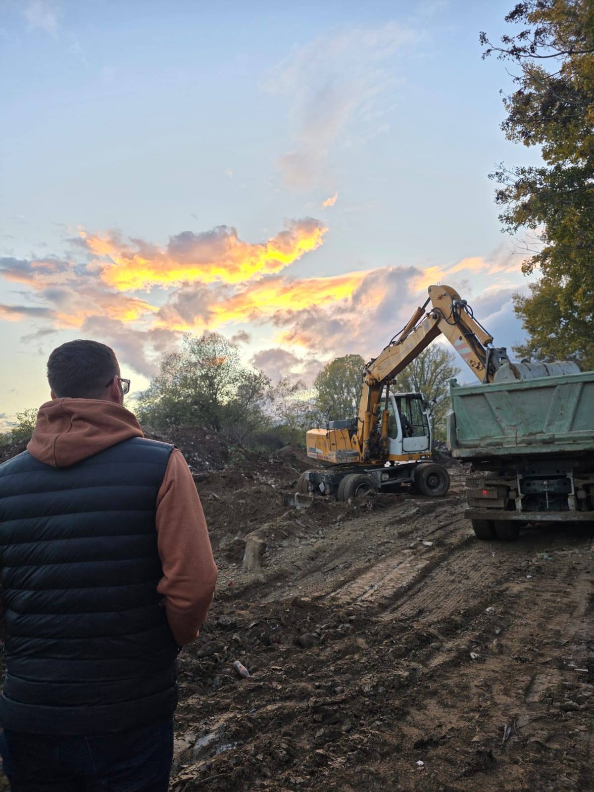 Daut Memishi fillon aksionin për pastrimin e komunës së Tearcës 1 579067989 10225684757700210 9058035994716241050 n