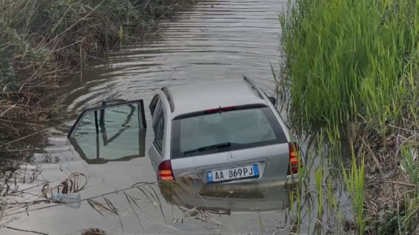 aksident i rende ne rrugen lezhe milot vetura perfundon ne kanalin me uje 69245f96e322d