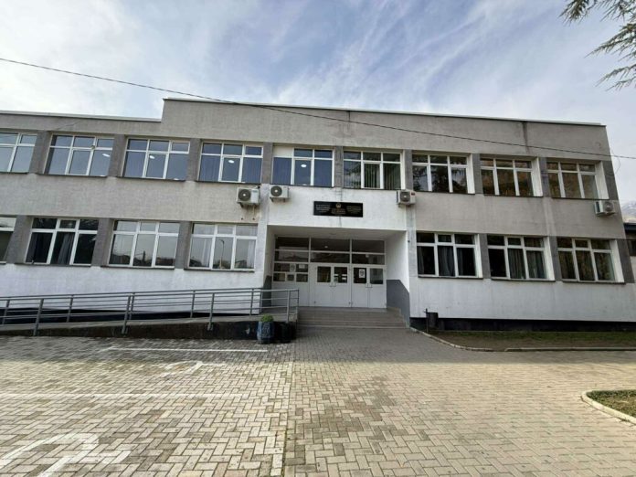 alarm i rrejshem per bomba ne dy shkolla te tetoves 691b23136f9ba