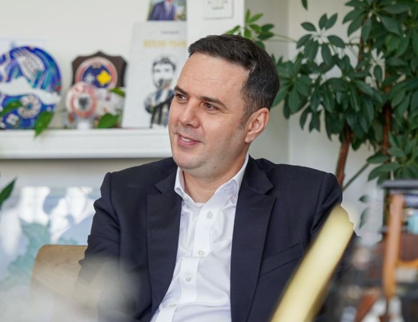 bllokada 9 mujore hajdaj ka nje pyetje per lumir abdixhikun cila mergate deshiron te bashkohet me ty 6920dc024bf74