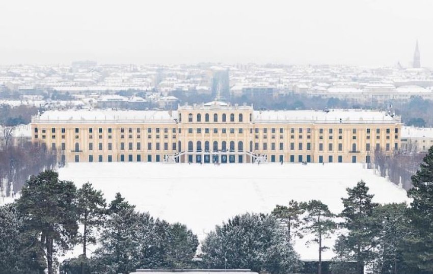 bora mbulon pallatin schonbrunn ne vjene 6922bb356f0ac