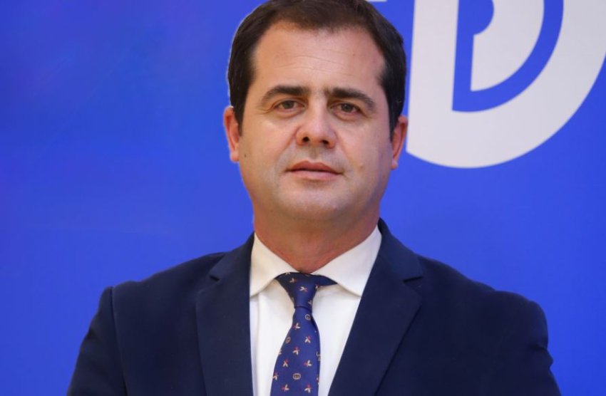 bylykbashi akuza mazhorances po e kthen parlamentin ne mekanizem pa debat 690e66942c0c6