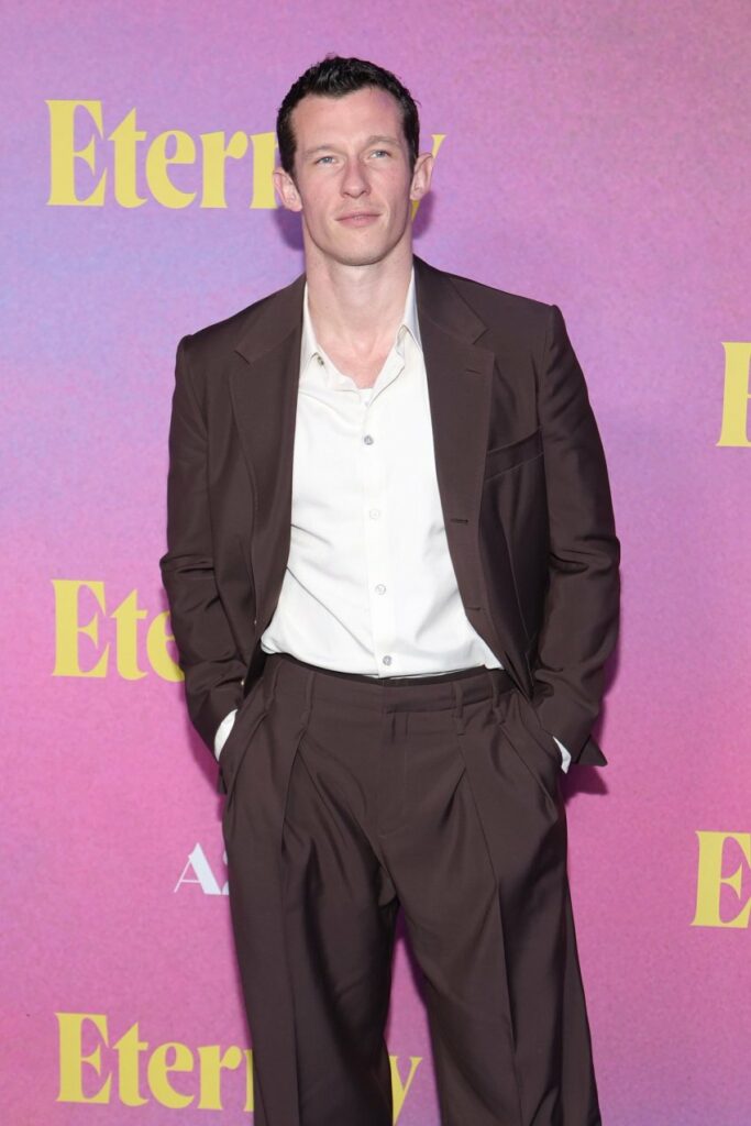 callum turner shkelqen ne premieren e eternity ne nju jork 6910f6f229b04