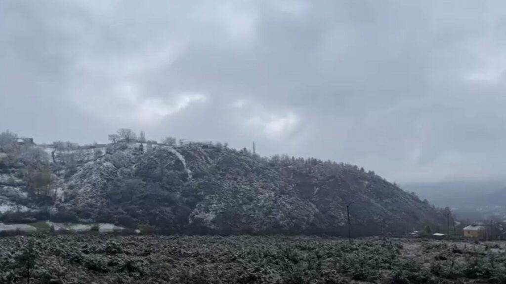 debora zbardh edhe bulqizen autoritetet thirrje drejtuesve te mjeteve kujdes nga prezenca e ngricave ne rruge 69296e6411b5d