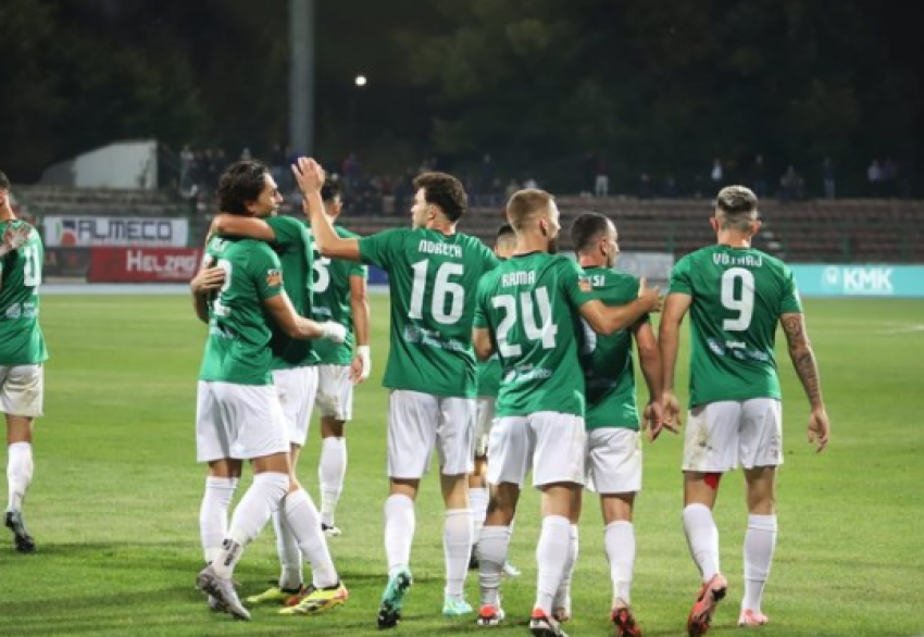 dhune e pashembullt nga tifozet terrorizohet klubi i futbollistit shqiptar pas humbjes ne itali 691b95f4ed064