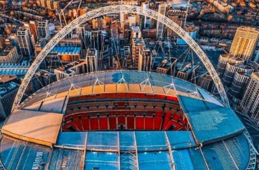 Finalja e Euro 2028 do të zhvillohet në Wembley
