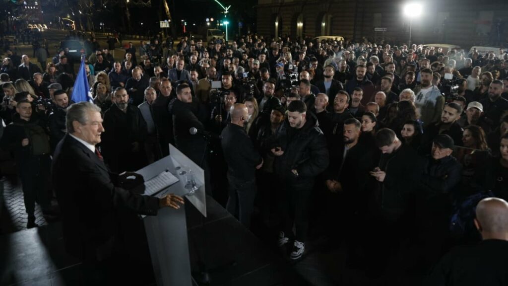 foltore 2 mbyllet protesta e opozites perpara kryeministrise berisha do mblidhemi cdo jave deri sa 691b7a8557eb5