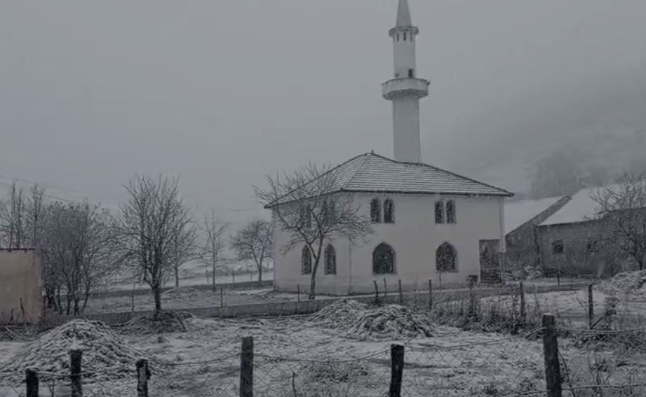 fshatrat malore te librazhdit zbardhen nga debora rruget mbeten te kalueshme 6922d6e53dc2f