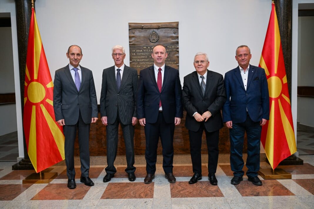 gashi ne takim me ish kryetaret e kuvendit 6909e413512e9