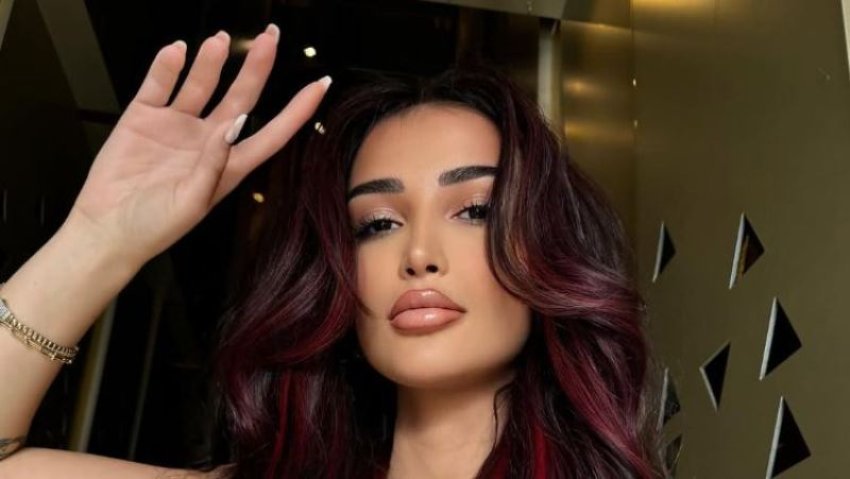 Gazetarja godet Xhenetën: Nuk do t’i doja përfitimet që i merr ajo 2 gazetarja godet xheneten nuk do ti doja perfitimet qe i merr ajo 6906169248a60