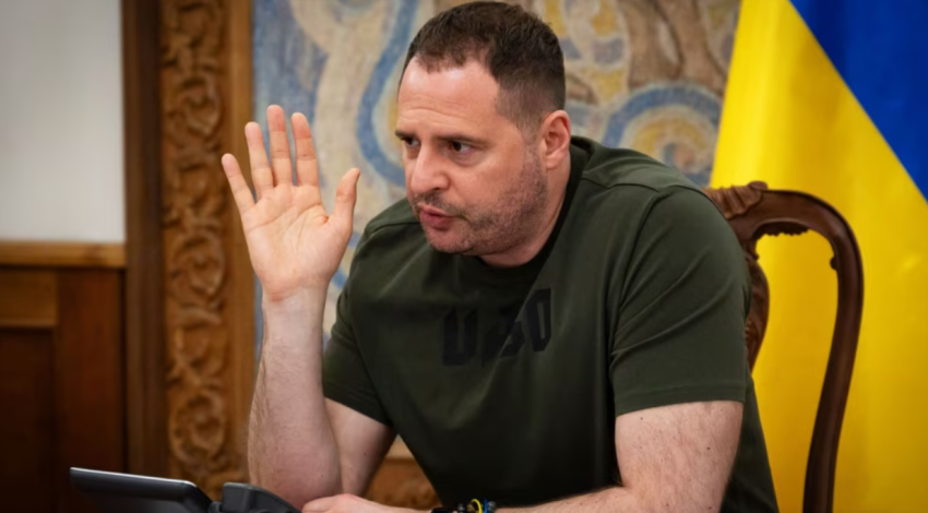 Hetuesit ukrainas kundër korrupsionit kryejnë kontrolle në zyrën e Yermakut 3 hetuesit ukrainas kunder korrupsionit kryejne kontrolle ne zyren e yermakut 69296ed32a244