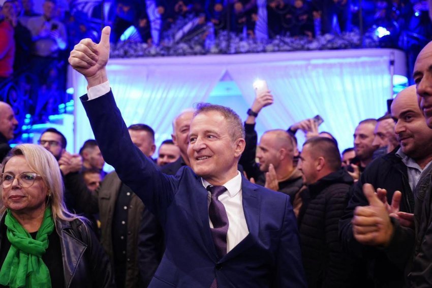 idrizi pas fitores ia dedikoj clirimtareve qe padrejtesisht po mbahen ne hage 69122b32eebab