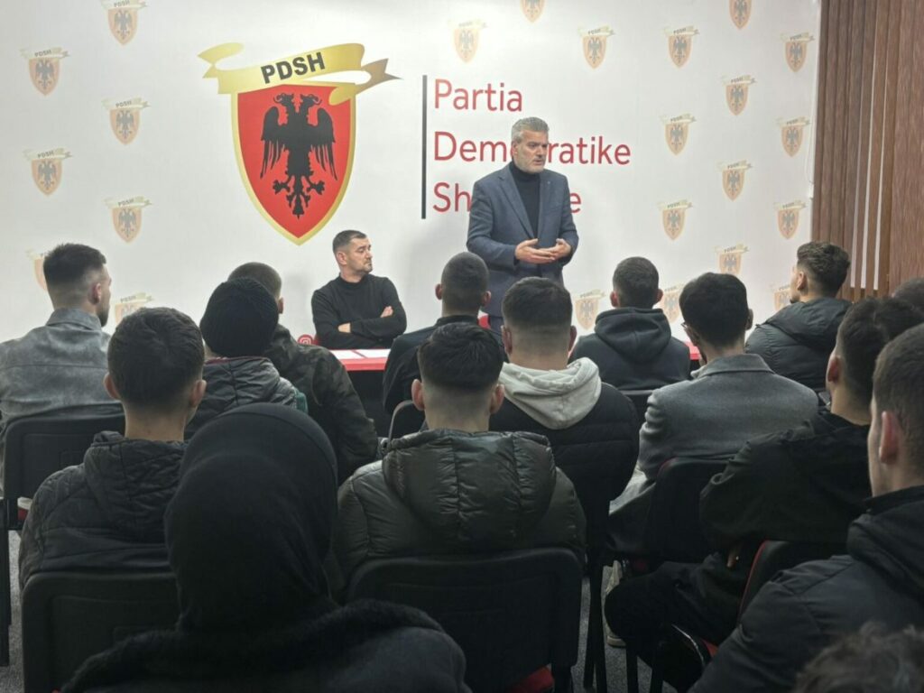imer aliu disa te rinj zgjodhen te angazhohen ne pdsh per ndryshimin e ketij realiteti politik 692771133cfa3