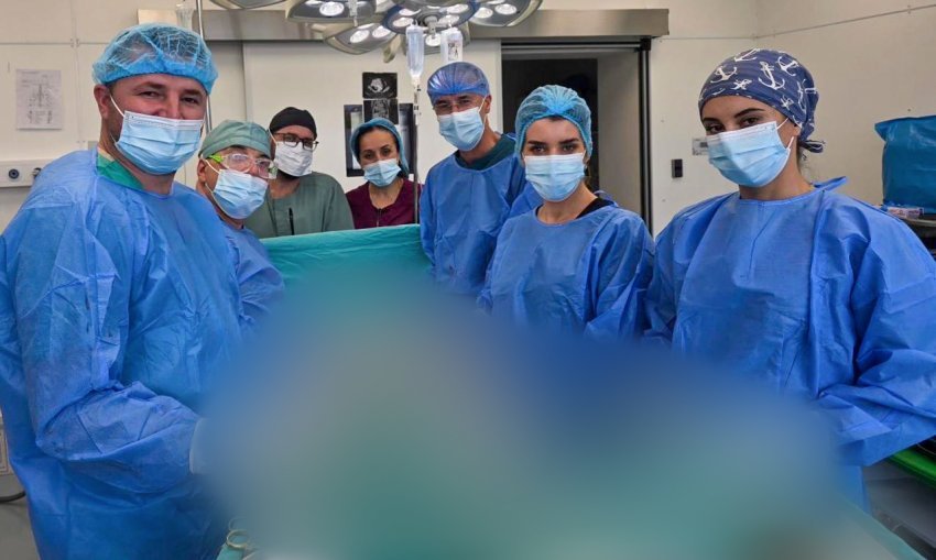 intervenim i rralle ne qkuk pacientes i largohet tumori rreth 16 centimetra 690b5b6e0757c