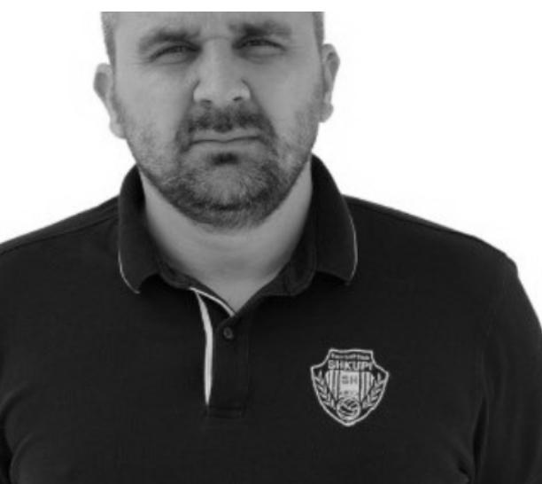 Ish trajneri i FC Shkupit ndërron jetë në mes të ndeshjes në Serbi! 1 ish trajneri i fc shkupit nderron jete ne mes te ndeshjes ne serbi 69091f322d808