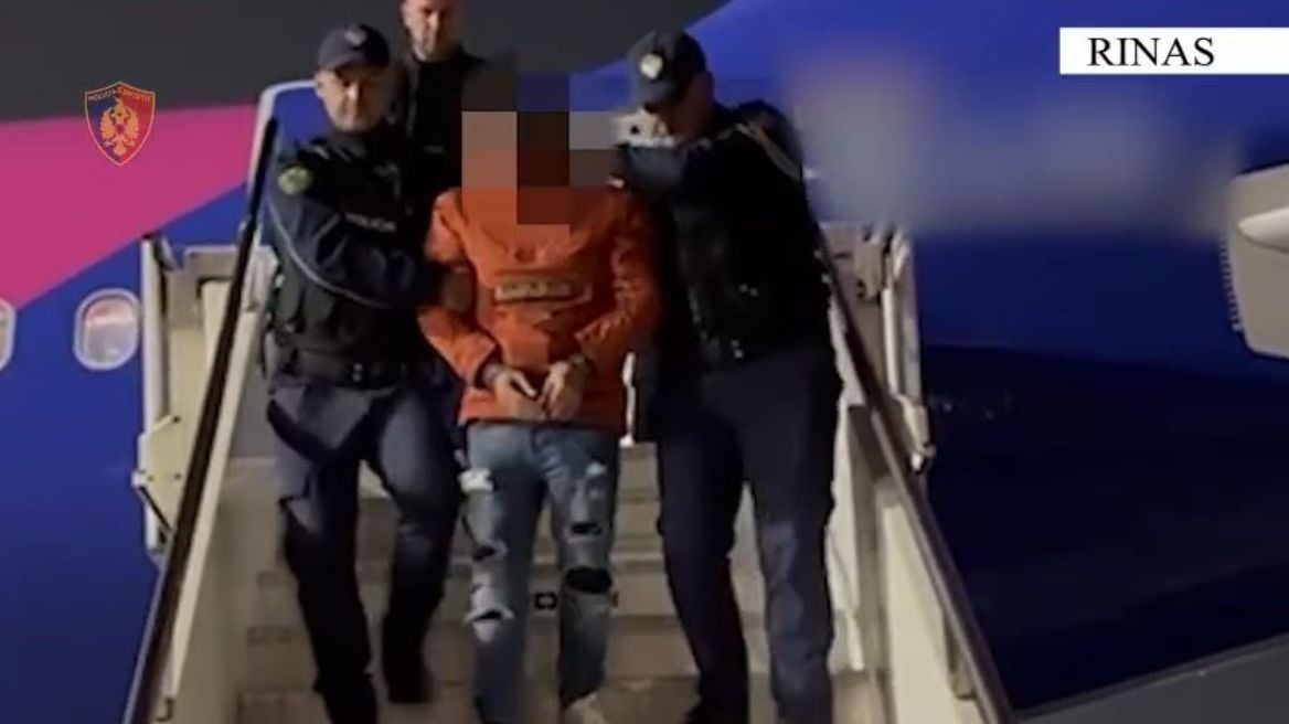 Ishte pjesëtar i grupeve kriminale që trafikonin drogë nga Shqipëria në Europë, ekstradohet nga Italia 39-vjeçari shqiptar 1 ishte pjesetar i grupeve kriminale qe trafikonin droge nga shqiperia ne europe ekstradohet nga italia 39 vjecari shqiptar 690dbee777de1