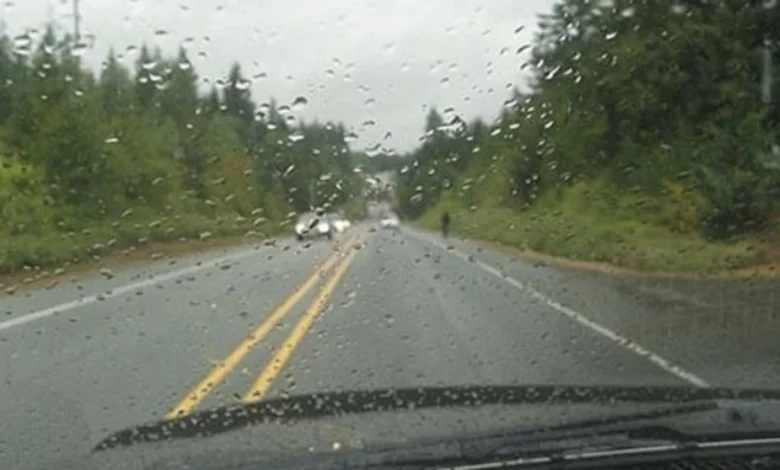 komunikacioni zhvillohet pa nderprere neper rruge te lageshta 691c35374508a