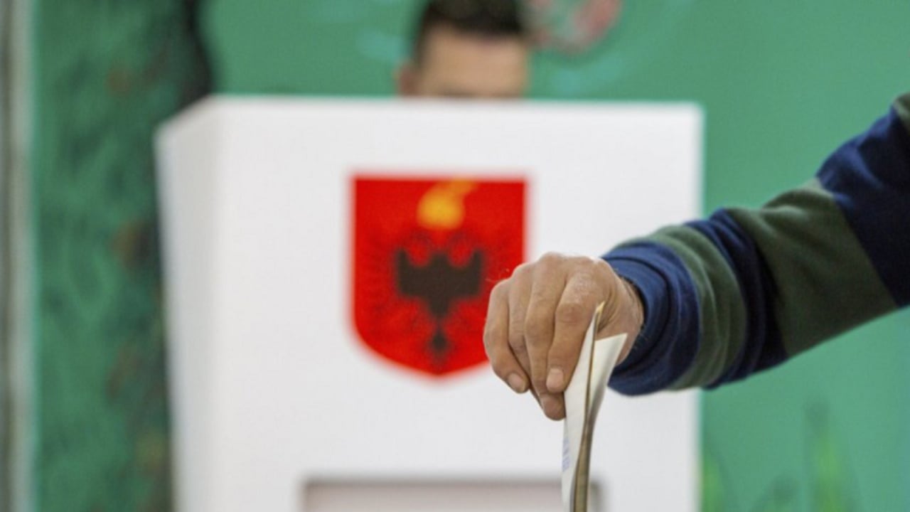 live mbyllet votimi ne 5 bashkite pjesemarrja teper e ulet te rinjte braktisin kutite e votimit vlora rekord negativ 6910d26879f15