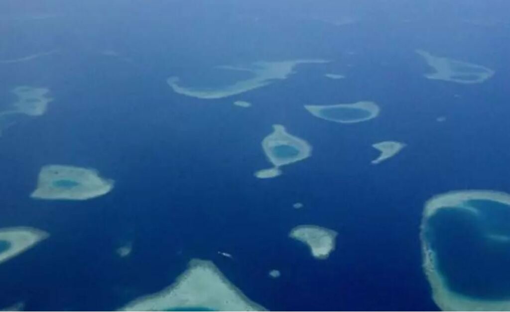 maldivet ndalojne pirjen e duhanit per kedo qe ka lindur pas janarit 2007 behet vendi i vetem ne bote me nje rregull te tille 690a75453b624