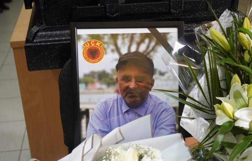 Me nderime u varros veterani i UÇK-së, Lumni Lushaj, në Gjonaj të Hasit 2 me nderime u varros veterani i uck se lumni lushaj ne gjonaj te hasit 691f5a35c7385