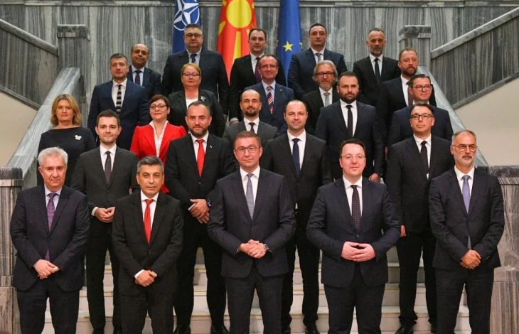 mickoski vlen i nuk do te marre ministri shtese personi i njejte do te jete edhe zevendeskryeminister edhe minister 69270095695f3