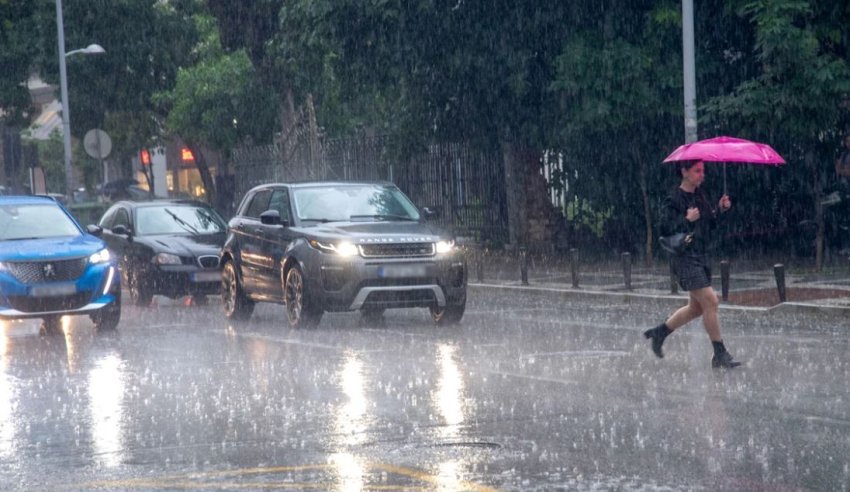 moti i keq godet edhe greqine meteorologet japin alarmin per 40 ore me stuhi dhe permbytje ne te gjithe vendin 6910b6b52d702