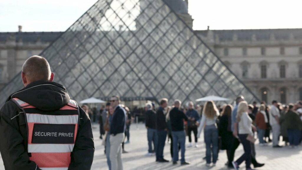 muzeu i luvrit rrit cmimin e biletave per turistet jashte europes ja sa do paguajne me shume se europianet pjesa tjeter e botes 6928aba83489f