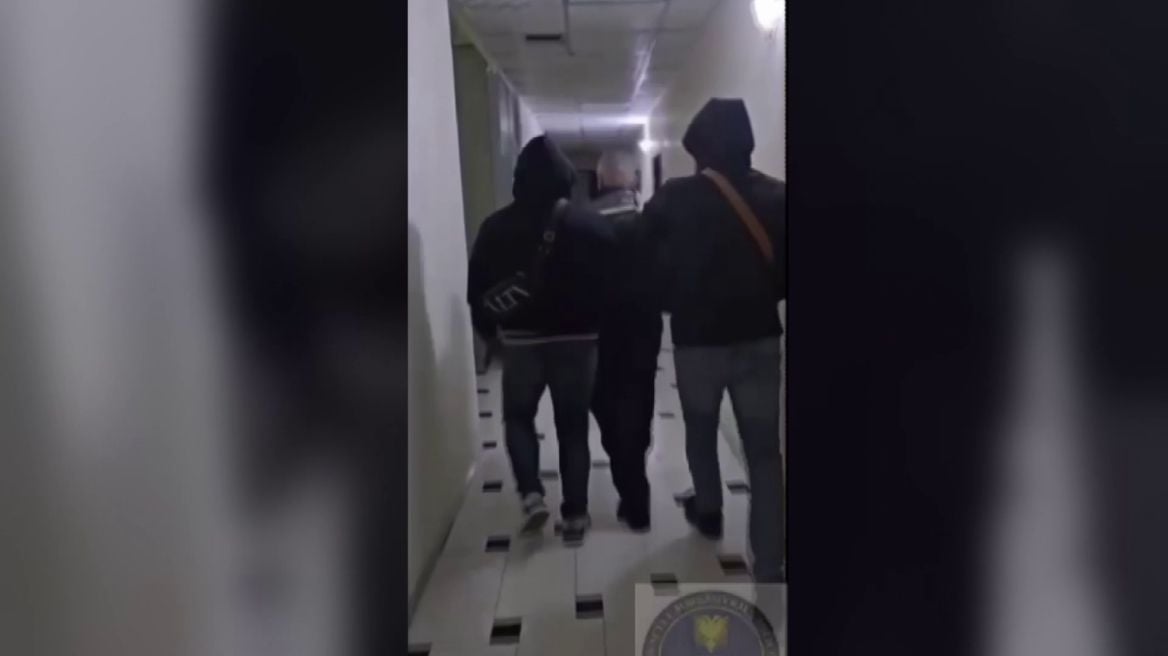 Në 10 muaj 92 policë në pranga, i fundit polici rrugor që mori 60 mijë lekë ryshfet për të mos bllokuar makinën 1 ne 10 muaj 92 police ne pranga i fundit polici rrugor qe mori 60 mije leke ryshfet per te mos bllokuar makinen 690cc1c37db35