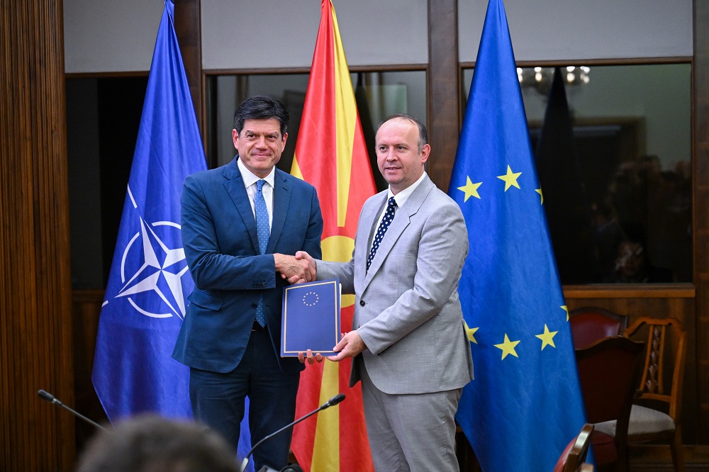 Në Kuvend u prezantua Raporti i Komisionit Evropian 2 ne kuvend u prezantua raporti i komisionit evropian 690a38728e785