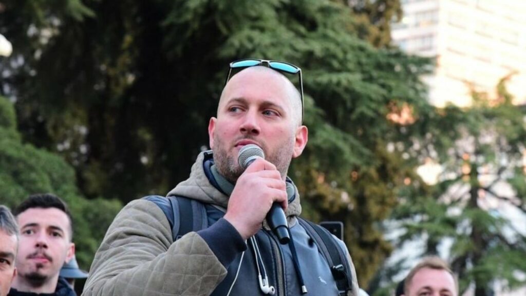 nuk ka zgjedhje per tiranen reagon florjan binaj une do te kandidoj per kryebashkiak kurdo qe te mbahen 6908e963e190d