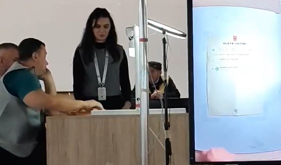 numerohen 2 nga 21 kuti ne tepelene ps kryeson me 310 vota 69110aa3ad966